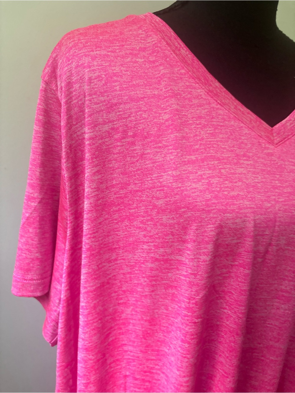 Under Armour Pink Heathered V-Neck Performance Tee Loose Fit Size XXL/3XL - Picture 6 of 8